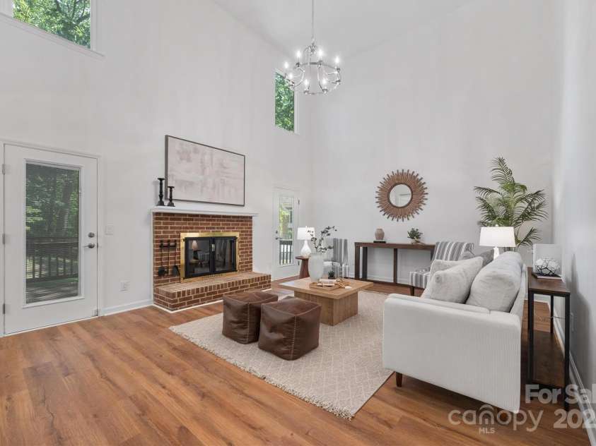 5206 Dunrobin Lane, Charlotte, NC 28226.  MLS# CAR4282900, YatesRealty ID 29395. 