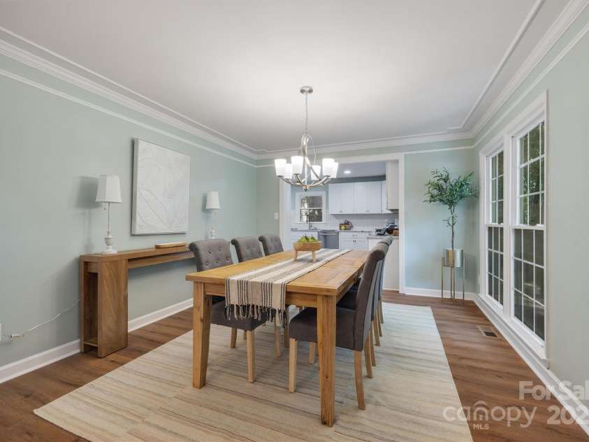 5206 Dunrobin Lane, Charlotte, NC 28226.  MLS# CAR4282900, YatesRealty ID 29395. 