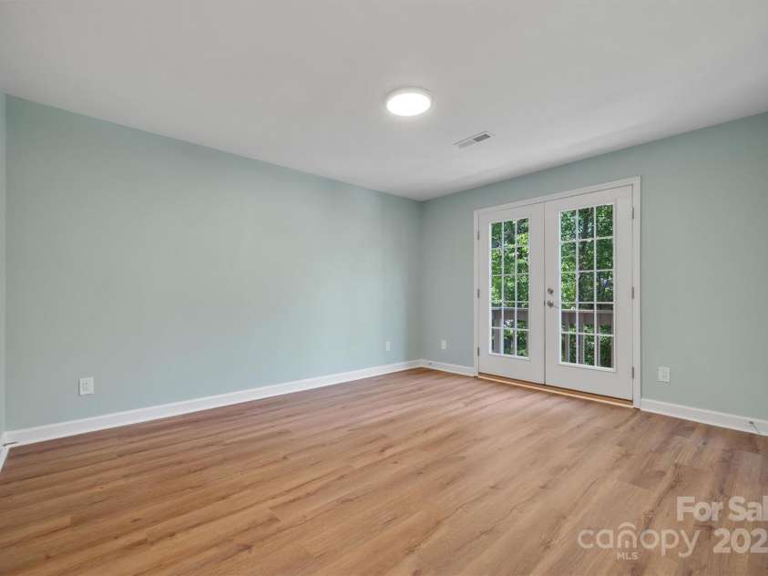 5206 Dunrobin Lane, Charlotte, NC 28226.  MLS# CAR4282900, YatesRealty ID 29395. 