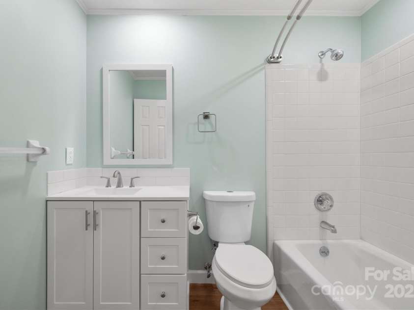 5206 Dunrobin Lane, Charlotte, NC 28226.  MLS# CAR4282900, YatesRealty ID 29395. 