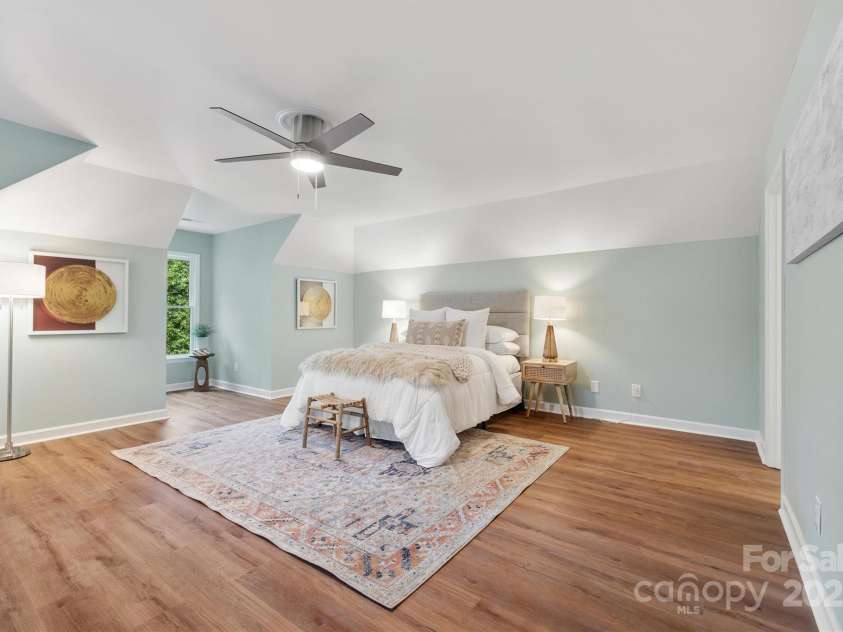 5206 Dunrobin Lane, Charlotte, NC 28226.  MLS# CAR4282900, YatesRealty ID 29395. 