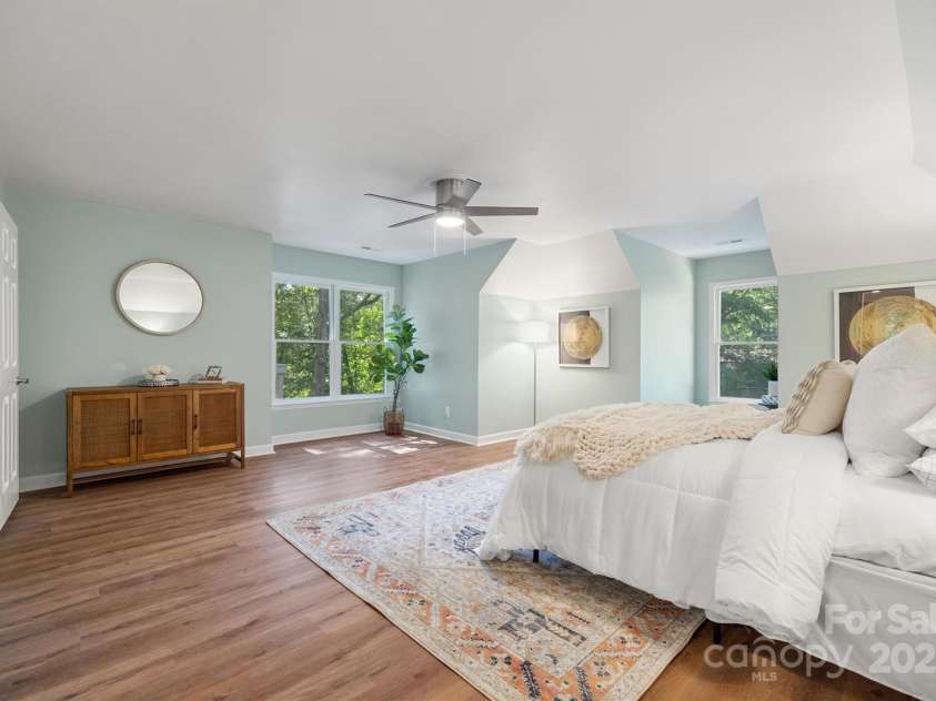 5206 Dunrobin Lane, Charlotte, NC 28226.  MLS# CAR4282900, YatesRealty ID 29395. 