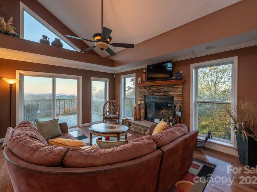 309 Pinnacle Ridge Road, Beech Mountain, NC 28604.  MLS# CAR4318930, YatesRealty ID 294. 