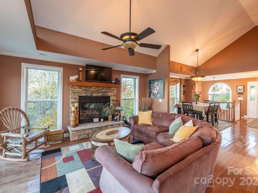 309 Pinnacle Ridge Road, Beech Mountain, NC 28604.  MLS# CAR4318930, YatesRealty ID 294. 