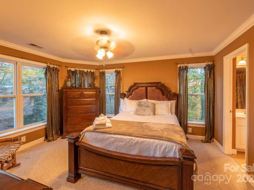 309 Pinnacle Ridge Road, Beech Mountain, NC 28604.  MLS# CAR4318930, YatesRealty ID 294. 