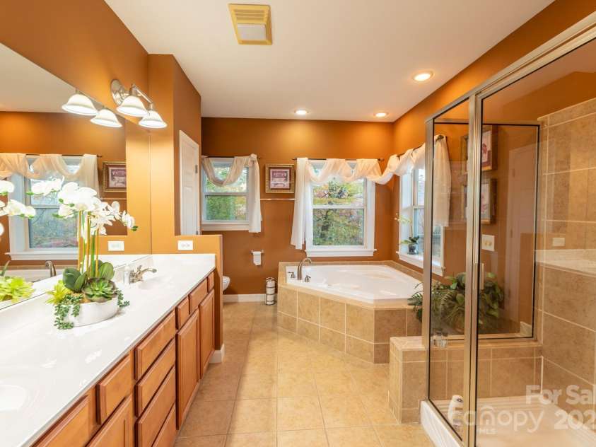 309 Pinnacle Ridge Road, Beech Mountain, NC 28604.  MLS# CAR4318930, YatesRealty ID 294. 