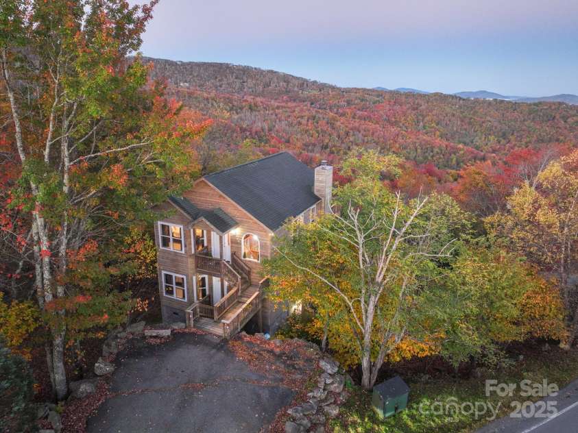 309 Pinnacle Ridge Road, Beech Mountain, NC 28604.  MLS# CAR4318930, YatesRealty ID 294. 