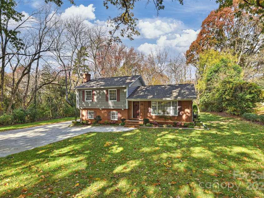 665 Archdale Drive, Charlotte, NC 28217.  MLS# CAR4203129, YatesRealty ID 294. 