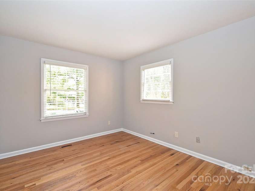 665 Archdale Drive, Charlotte, NC 28217.  MLS# CAR4203129, YatesRealty ID 294. 