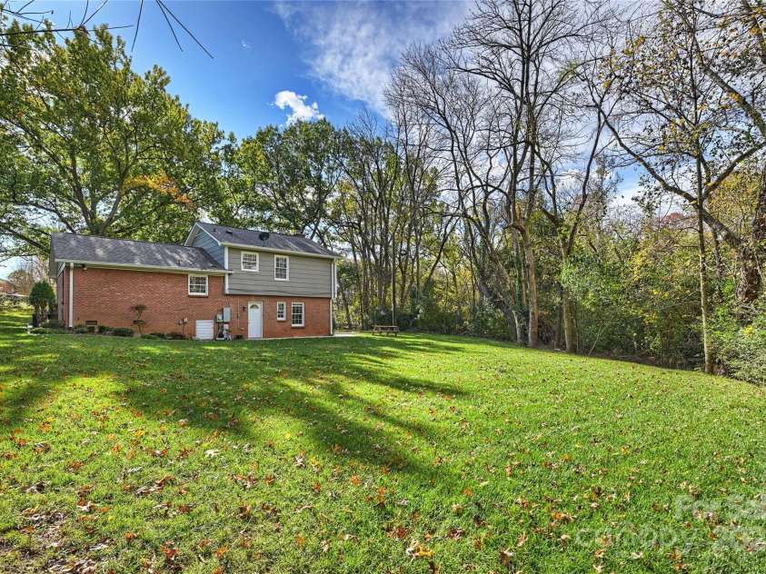 665 Archdale Drive, Charlotte, NC 28217.  MLS# CAR4203129, YatesRealty ID 294. 