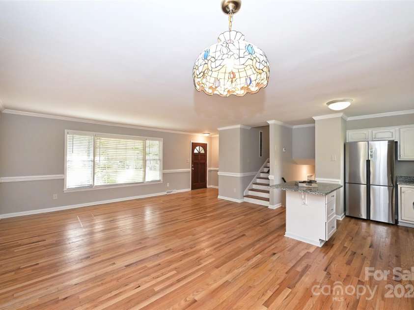 665 Archdale Drive, Charlotte, NC 28217.  MLS# CAR4203129, YatesRealty ID 294. 