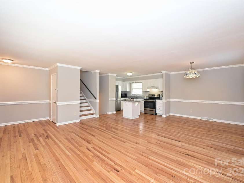 665 Archdale Drive, Charlotte, NC 28217.  MLS# CAR4203129, YatesRealty ID 294. 