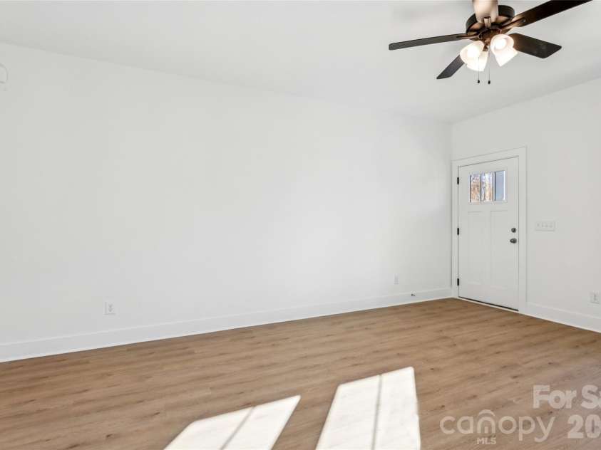 400 Lincoln Street, Concord, NC 28025.  MLS# CAR4347615, YatesRealty ID 2940. 