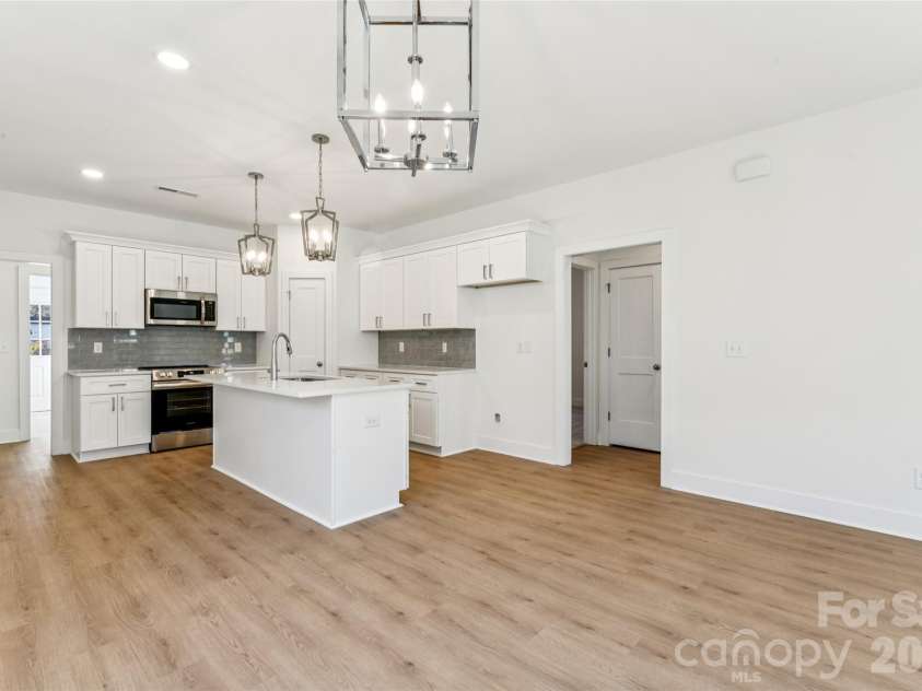 400 Lincoln Street, Concord, NC 28025.  MLS# CAR4347615, YatesRealty ID 2940. 