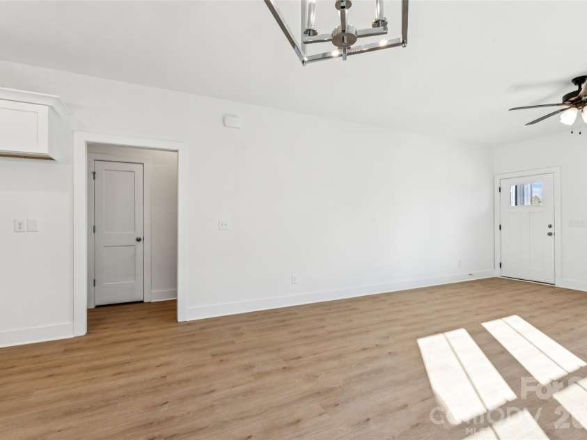 400 Lincoln Street, Concord, NC 28025.  MLS# CAR4347615, YatesRealty ID 2940. 