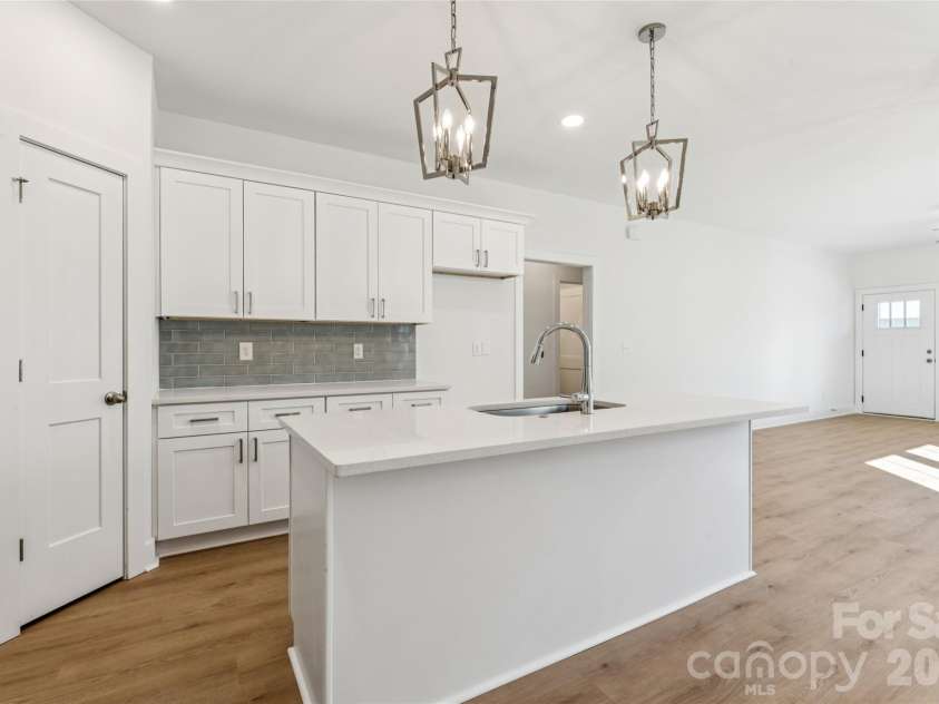400 Lincoln Street, Concord, NC 28025.  MLS# CAR4347615, YatesRealty ID 2940. 
