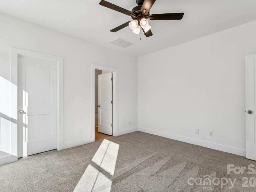400 Lincoln Street, Concord, NC 28025.  MLS# CAR4347615, YatesRealty ID 2940. 