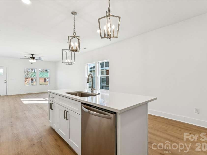 400 Lincoln Street, Concord, NC 28025.  MLS# CAR4347615, YatesRealty ID 2940. 