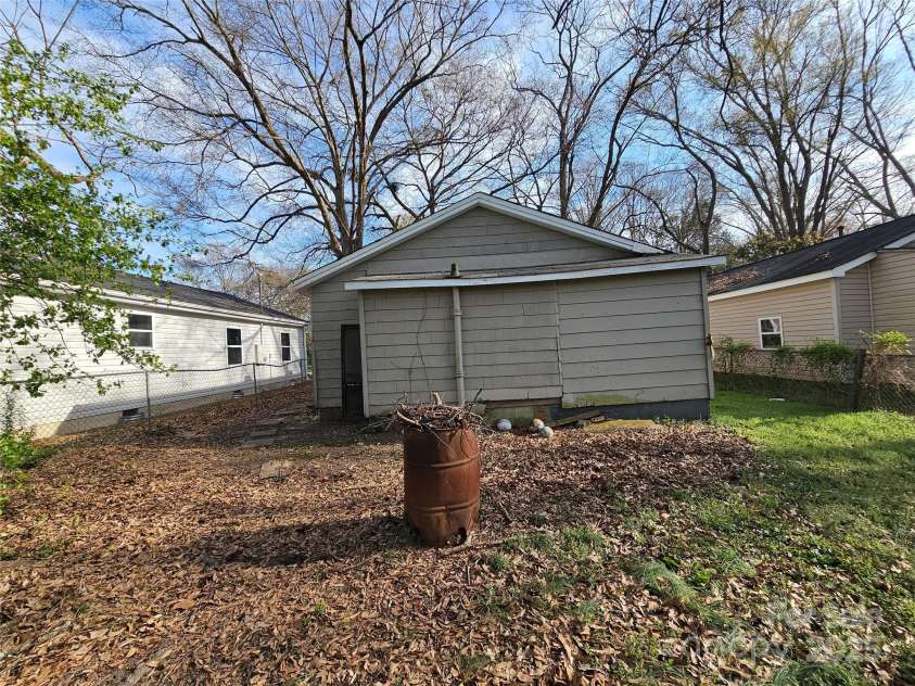 508 Carpenter Street, Dallas, NC 28034.  MLS# CAR4238693, YatesRealty ID 2940. 1316 Jay Ave Rear view