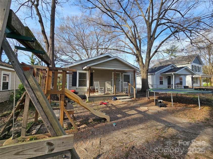 508 Carpenter Street, Dallas, NC 28034.  MLS# CAR4238693, YatesRealty ID 2940. Jay Ave