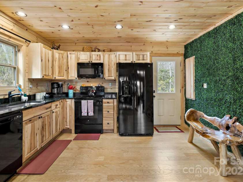 67/69 Flat Top Mountain Road, Fairview, NC 28730.  MLS# CAR4218998, YatesRealty ID 29401. 