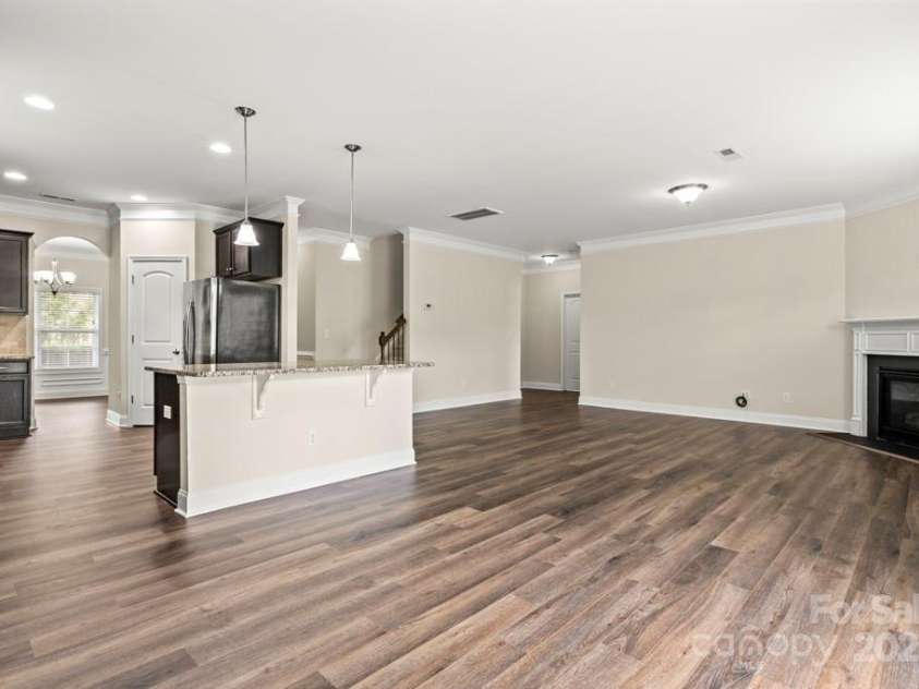 4471 Carrington Drive, Lancaster, SC 29720.  MLS# CAR4279985, YatesRealty ID 29402. Open Great Room, Kitchen, Brkfast Nook