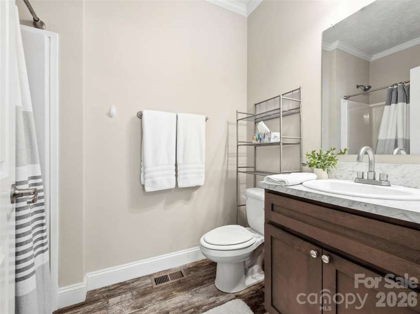 64 Drexel Road, Hendersonville, NC 28739.  MLS# CAR4383841, YatesRealty ID 29402. 
