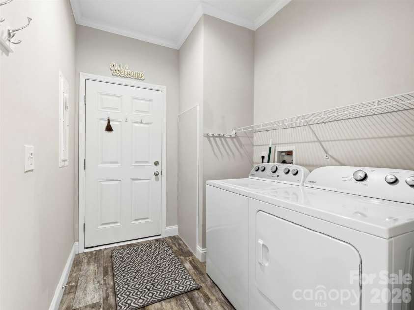64 Drexel Road, Hendersonville, NC 28739.  MLS# CAR4383841, YatesRealty ID 29402. 