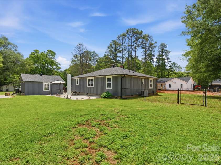 7 Wray Street, York, SC 29745.  MLS# CAR4387446, YatesRealty ID 29403. 
