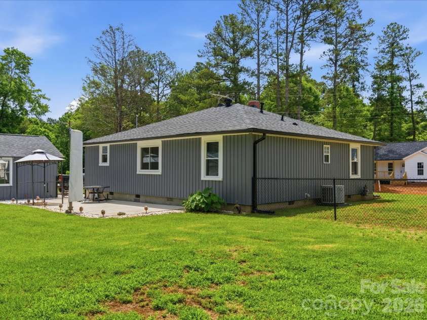7 Wray Street, York, SC 29745.  MLS# CAR4387446, YatesRealty ID 29403. 