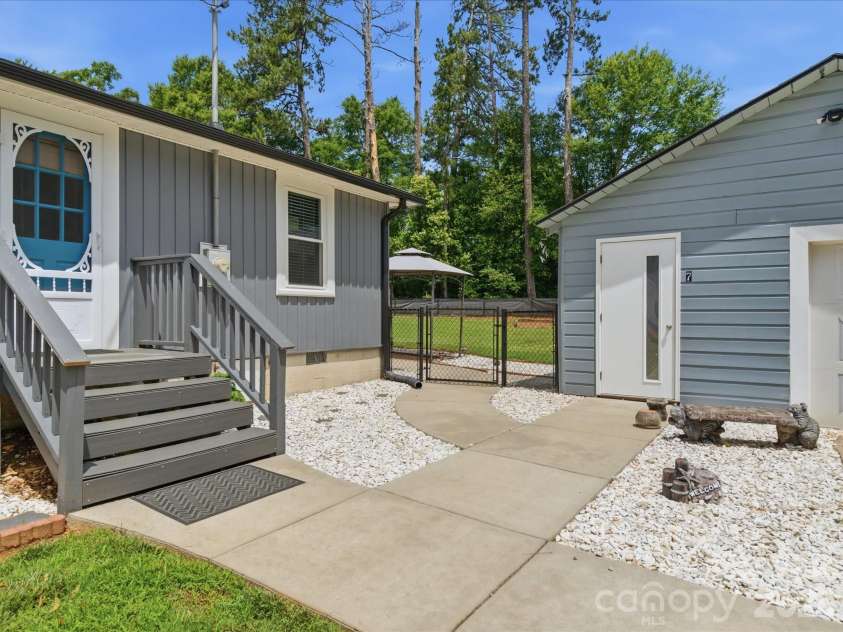 7 Wray Street, York, SC 29745.  MLS# CAR4387446, YatesRealty ID 29403. 