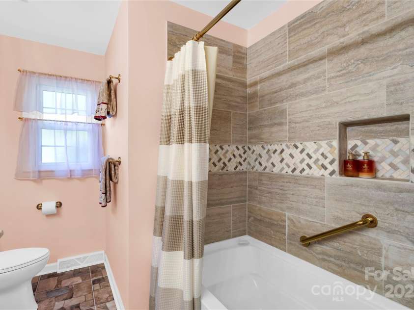 321 Knollwood Avenue, Salisbury, NC 28144.  MLS# CAR4275564, YatesRealty ID 29404. 