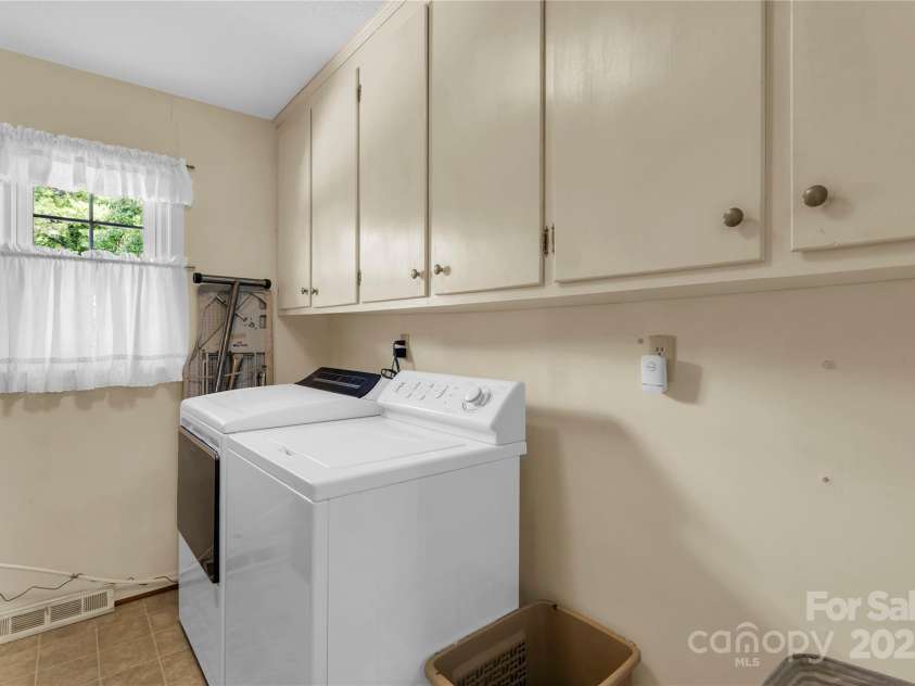 321 Knollwood Avenue, Salisbury, NC 28144.  MLS# CAR4275564, YatesRealty ID 29404. 
