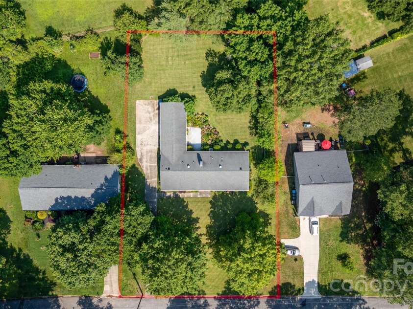 321 Knollwood Avenue, Salisbury, NC 28144.  MLS# CAR4275564, YatesRealty ID 29404. 