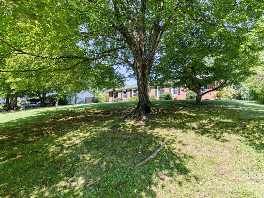 321 Knollwood Avenue, Salisbury, NC 28144.  MLS# CAR4275564, YatesRealty ID 29404. 