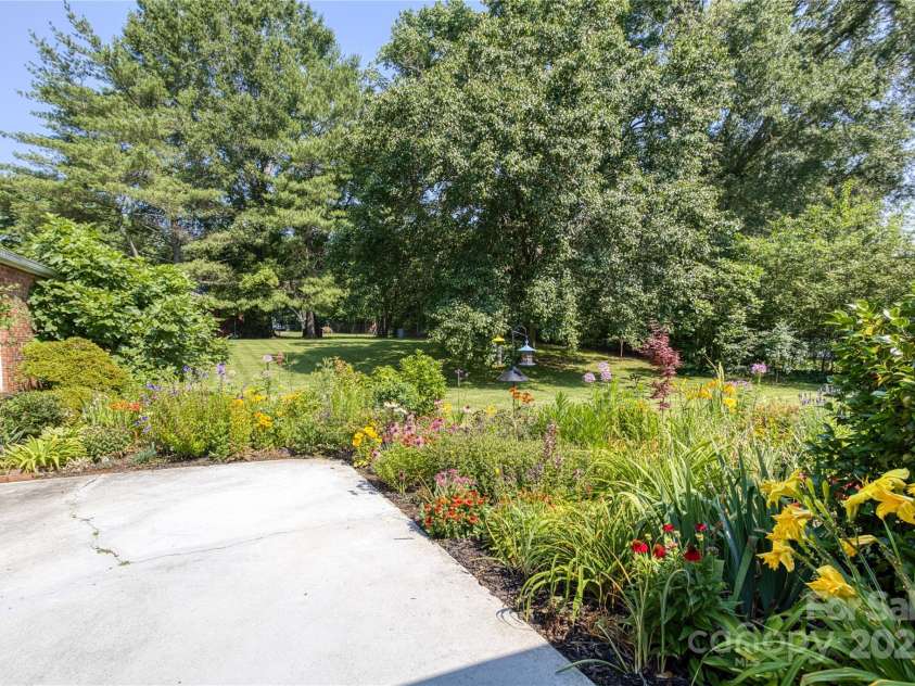 321 Knollwood Avenue, Salisbury, NC 28144.  MLS# CAR4275564, YatesRealty ID 29404. 