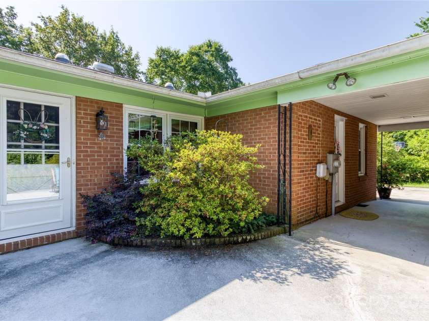 321 Knollwood Avenue, Salisbury, NC 28144.  MLS# CAR4275564, YatesRealty ID 29404. 