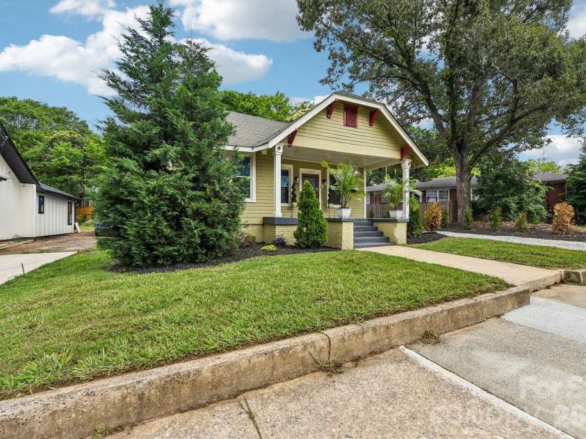 1612 Tryon Street, Charlotte, NC 28203.  MLS# CAR4389999, YatesRealty ID 29405. 