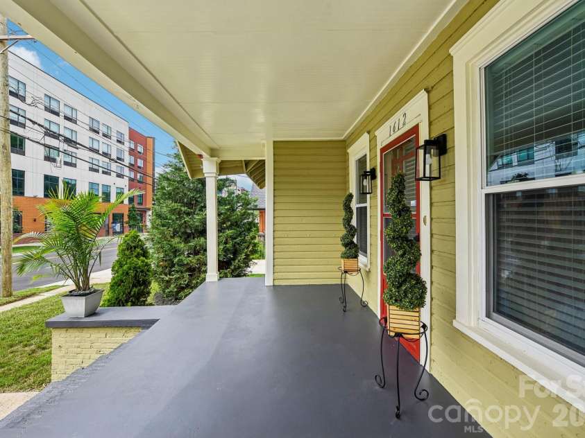 1612 Tryon Street, Charlotte, NC 28203.  MLS# CAR4389999, YatesRealty ID 29405. 