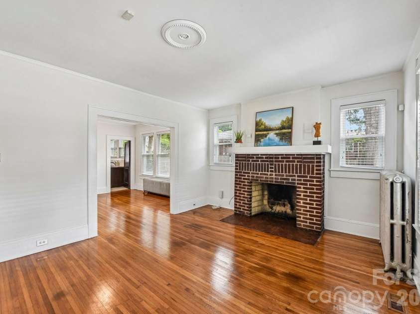 1612 Tryon Street, Charlotte, NC 28203.  MLS# CAR4389999, YatesRealty ID 29405. 