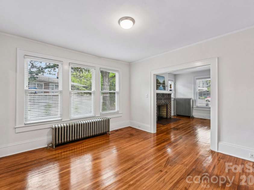 1612 Tryon Street, Charlotte, NC 28203.  MLS# CAR4389999, YatesRealty ID 29405. 
