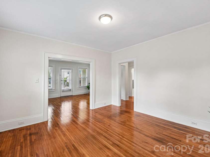 1612 Tryon Street, Charlotte, NC 28203.  MLS# CAR4389999, YatesRealty ID 29405. 