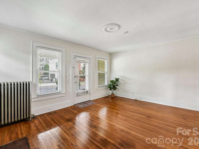 1612 Tryon Street, Charlotte, NC 28203.  MLS# CAR4389999, YatesRealty ID 29405. 