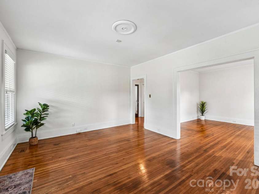1612 Tryon Street, Charlotte, NC 28203.  MLS# CAR4389999, YatesRealty ID 29405. 
