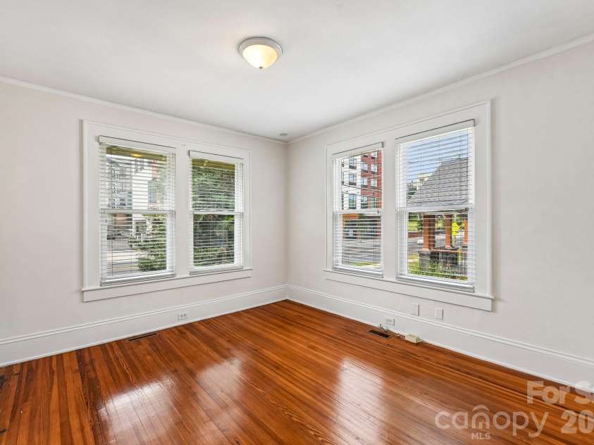 1612 Tryon Street, Charlotte, NC 28203.  MLS# CAR4389999, YatesRealty ID 29405. 