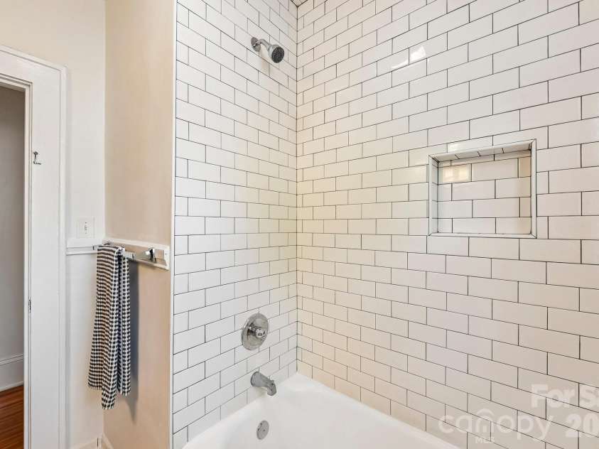 1612 Tryon Street, Charlotte, NC 28203.  MLS# CAR4389999, YatesRealty ID 29405. 