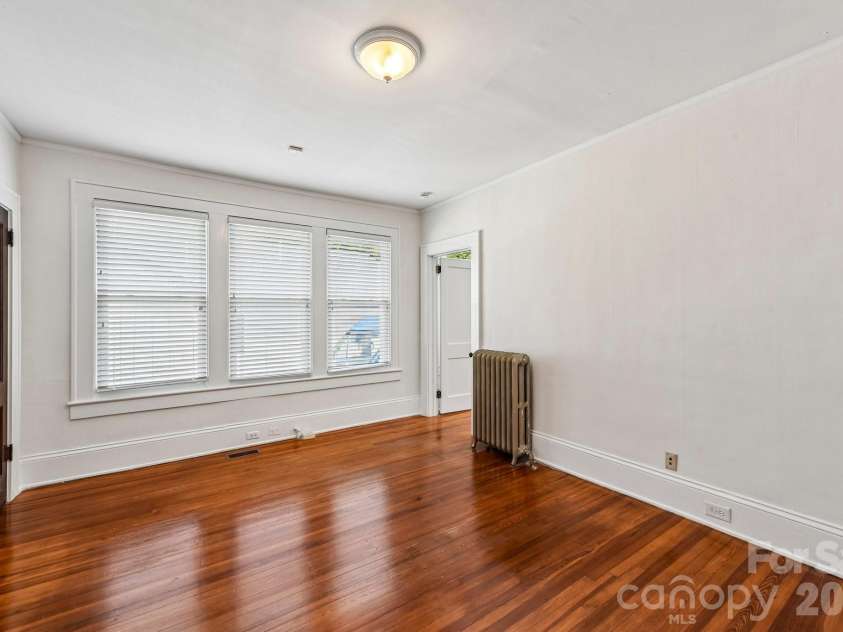 1612 Tryon Street, Charlotte, NC 28203.  MLS# CAR4389999, YatesRealty ID 29405. 