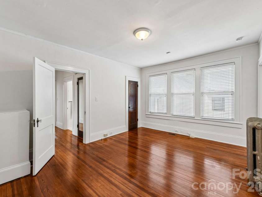 1612 Tryon Street, Charlotte, NC 28203.  MLS# CAR4389999, YatesRealty ID 29405. 