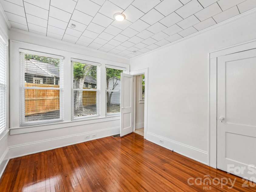1612 Tryon Street, Charlotte, NC 28203.  MLS# CAR4389999, YatesRealty ID 29405. 