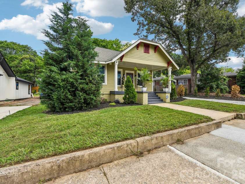 1612 Tryon Street, Charlotte, NC 28203.  MLS# CAR4389999, YatesRealty ID 29405. 